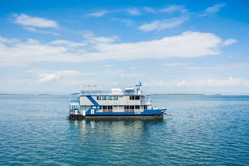 Houseboat Matusadona Zimbabwe
